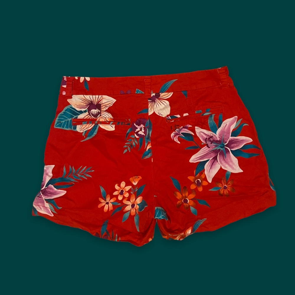 Flower print red shorts, old navy brand, size 4, used- good condition